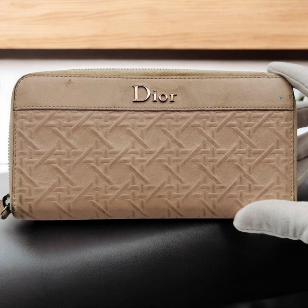 👜 Christian Dior Beige Zip Around Wallet Embossed Neutral Leather Authentic